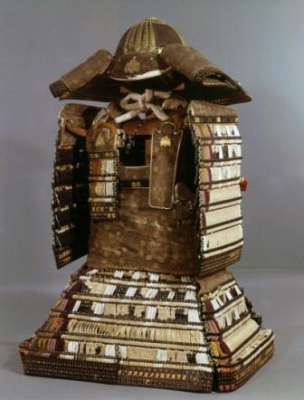 国宝「白糸妻取威鎧」南北朝時代・14世紀 青森櫛引八幡宮蔵(展示:5月8日~6月2日)