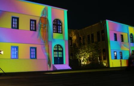 京都国際マンガミュージアムで行われたマチデコ・インターナショナル(2011年)の模様。今年も同様の映像上映を行う。