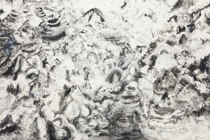 三瀬夏之介「雨土の記」 2013年 撮影:瀬野広美(FLOT) Courtesy of imura art gallery