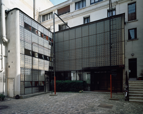 ピエール・シャロー「ガラスの家」1927-1931年  Photo©Centre Pompidou- MNAM Bibliothèque Kandinsky-Georges Meguerditchian