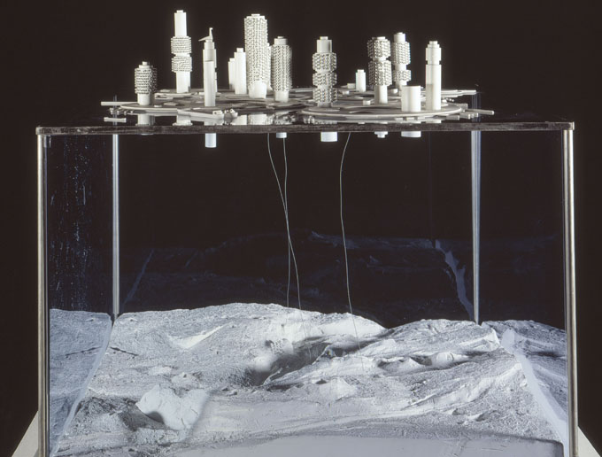 菊竹清訓《海上都市》模型　1963　ポンピドゥー・センター パリ国立近代美術館蔵 Centre Pompidou, MNAM-CCI, Dist. RMN-Grand Palais / Georges Meguerditchian / distributed by AMF 