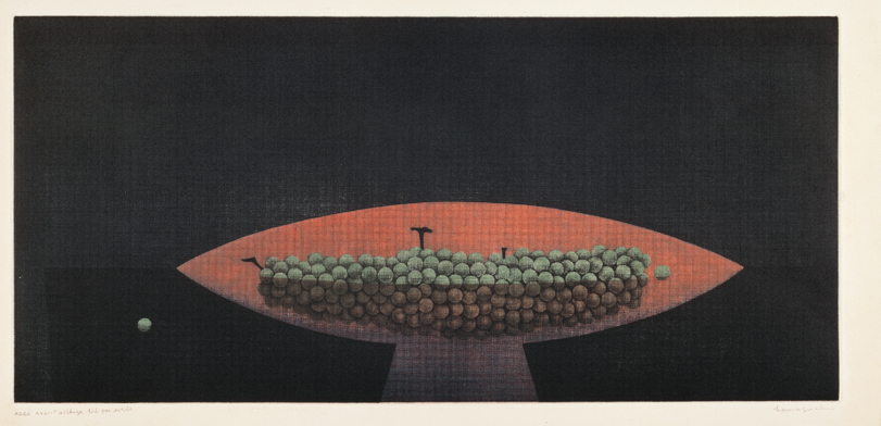 浜口陽三「赤い皿」1969年　24.5×51.7cm　カラーメゾチント（以上2作品はミュゼ浜口陽三・ヤマサコレクションに展示）