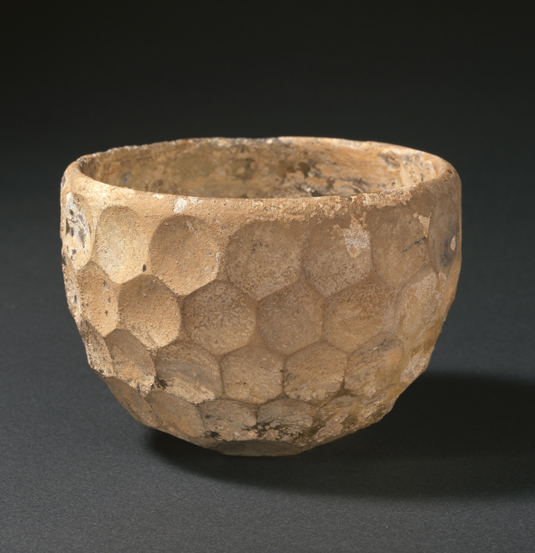 《円形切子碗》5～7世紀・イラン 平山郁夫シルクロード美術館蔵