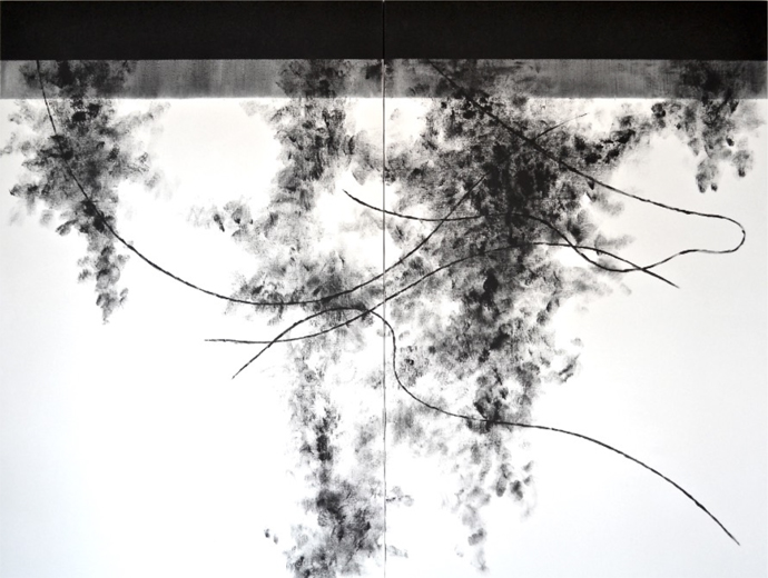 《黒松》2017年、194×262cm、カンバスに墨、顔料と絵具 