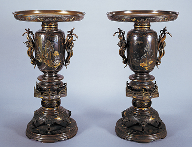 銅器会社「金銀象嵌花鳥人物文薄端」