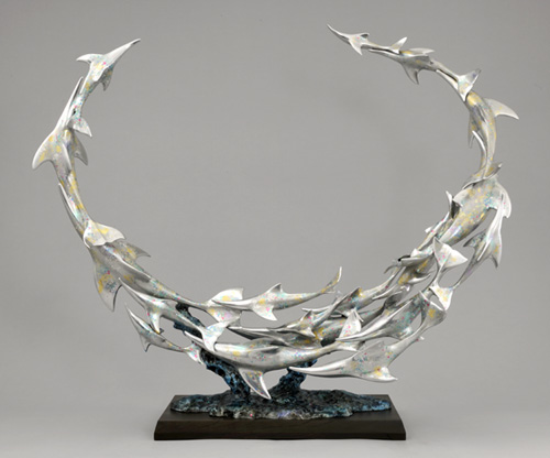 大海原に遊泳する、大群のイルカの姿に常に感動を感じます。<br />
NHKの「旅のチカラ」の番組の為、まったく手つかずの自然のイルカと一緒に泳ぐことにチャレンジしました。<br />
この事が自分にどの様に変化するか？　今自分に問いかけています。