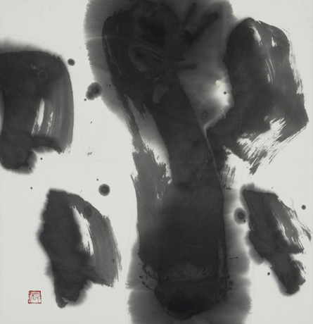 東日本大震災の津波のエネルギーの凄まじさに成す術がなかった。<br />
しかし人間も生物も同じ水の豊かなめぐみにより生かされている。<br />
はかりしれない水の偉大さを、直線を主体に構築した。