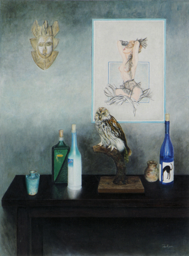 英知の象徴とみなされる縁起の良い鳥。「福老（豊かに年を取り不老長寿）」と記される福の鳥、神の鳥、森の哲学者・梟。日本にはフクロウの仲間とみられるのは8種ほどと云われる。<br />
日本画の作品には多く登場しているが、洋画には意外に少ない。主題としてではなかったが、画面の中央に収まったので題になった。発表後、梟関連の資料が目に付き蒐ったが、次に梟が登場しそうもない。