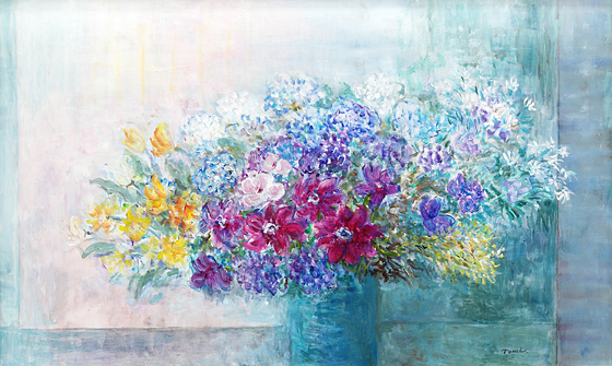 花をとおして自己表現してきている。<br />
それぞれに美しい花々が語らいをもつことが大切な時代である。語らいが「和」を生む。<br />
光る朝を願いつつ今回も作品にのぞんだ。