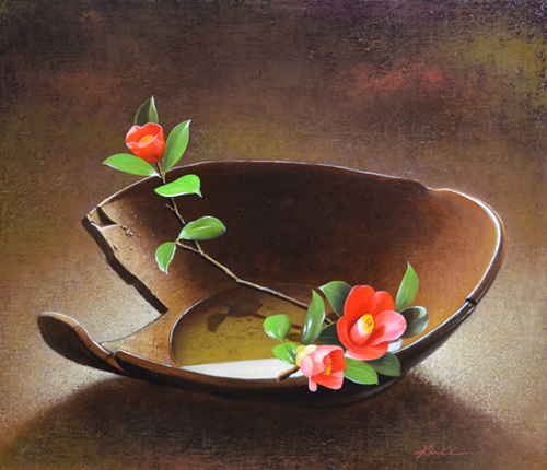 過去の先人たちに教えを請い、また時空を超えて共鳴する歓びをいただきながら、古陶の魅力と花の美をモチーフとして、日々葛藤を繰り返しつつ描き続けております。<br />
陶の名品に内在する宇宙観、時の移ろいを映し出す花々の姿には、日本古来の美の心、そして遠い故郷への懐かしさを強く想起させる不思議な力を感じます。<br />
時の流れは早いもので、いつも間にか私も還暦を過ぎてしまいました。<br />
これまでの長い道のりの中で、苦しい時代もありましたが、多くの方々との出会いによって我が人生は支えられてまいりました。今、振り返れば唯々感無量であります。<br />
「たぬまざる　歩み恐ろし　かたつむり」〈北村 西望〉<br />
芸術の道は険しく、目指すところはなお遠く、精進に終わりはありません。この句のように生涯をかけて一歩ずつ積み重ねてまいります。